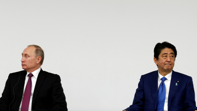 Putin ile Abe Tokyo'daki zirvede. 16 Aralık 2016 | Fotoğraf: Reuters